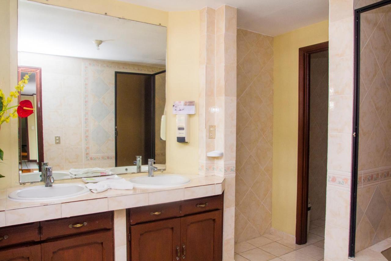 Hotel Fotherhouse San Salvador Extérieur photo