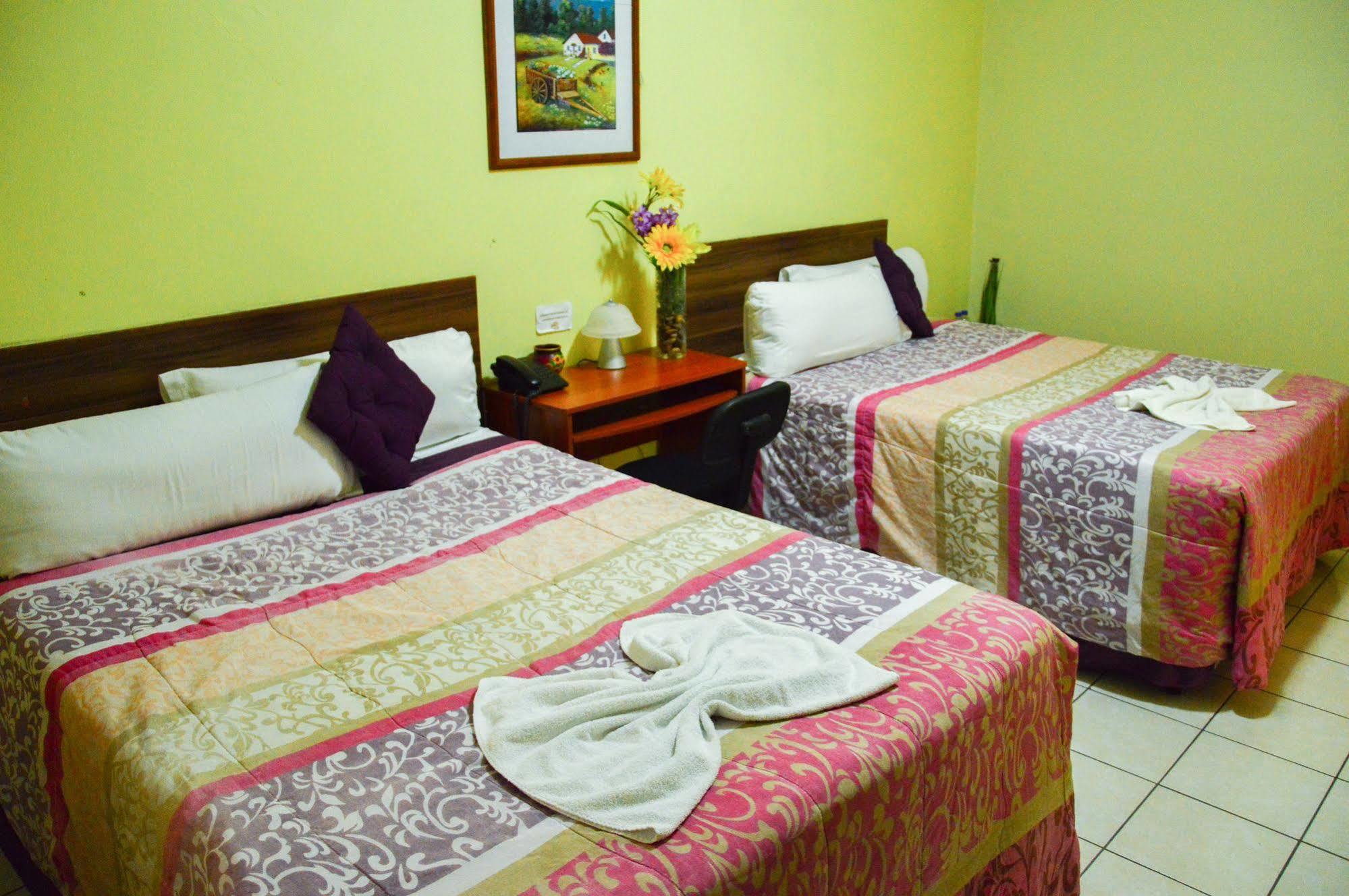Hotel Fotherhouse San Salvador Extérieur photo