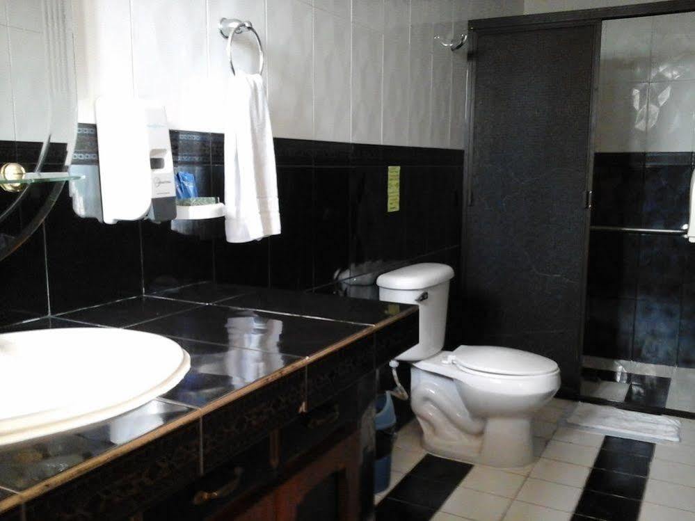 Hotel Fotherhouse San Salvador Extérieur photo